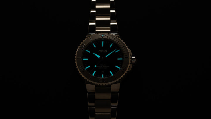 Oris Aquis Date Relief Cherry Dial 01 733 7730 4158-07 8 24 05PEB