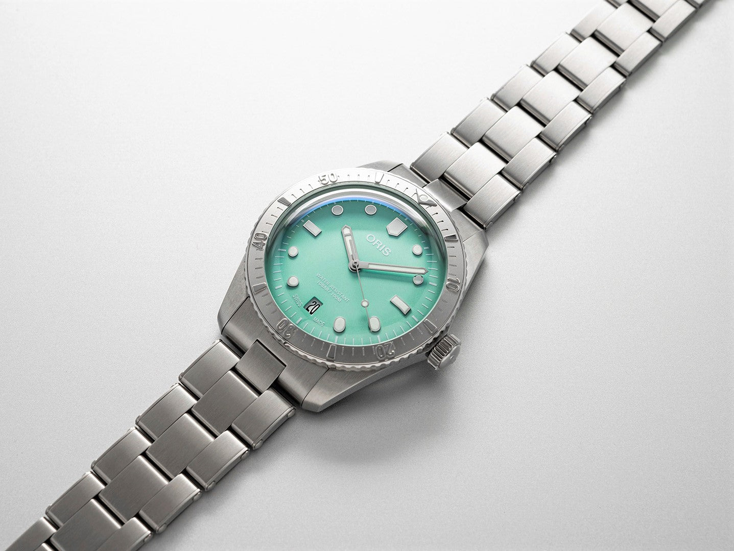 Oris Divers Sixty-Five 'Cotton Candy' 01 733 7771 4057-07 8 19 18
