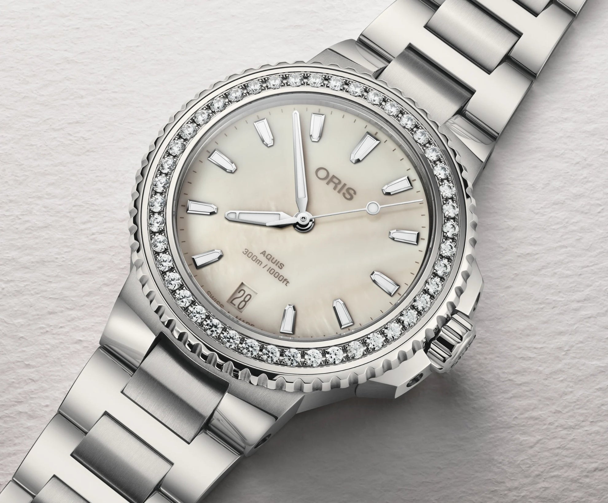 Oris Aquis Date Diamonds 01 733 7792 4956-07 8 19 05P