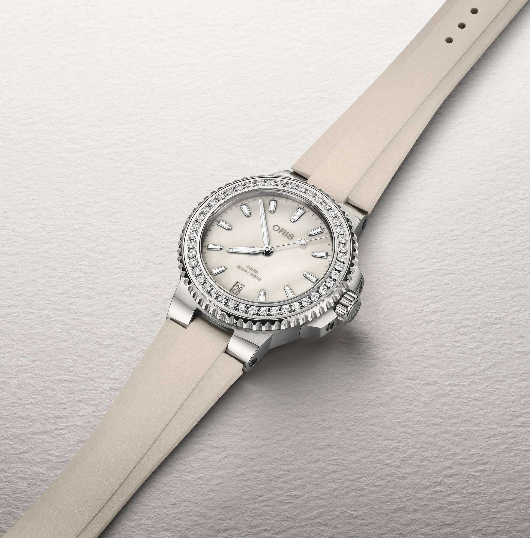 Oris Aquis Date Diamonds 01 733 7792 4956-07 4 19 61FC
