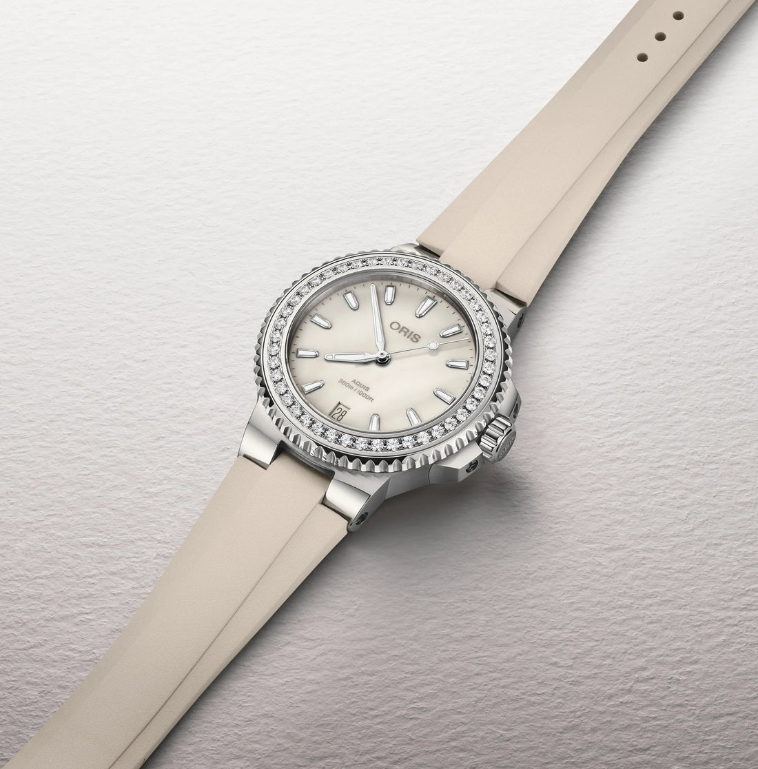 Oris Aquis Date Diamonds 01 733 7792 4956-07 4 19 61FC