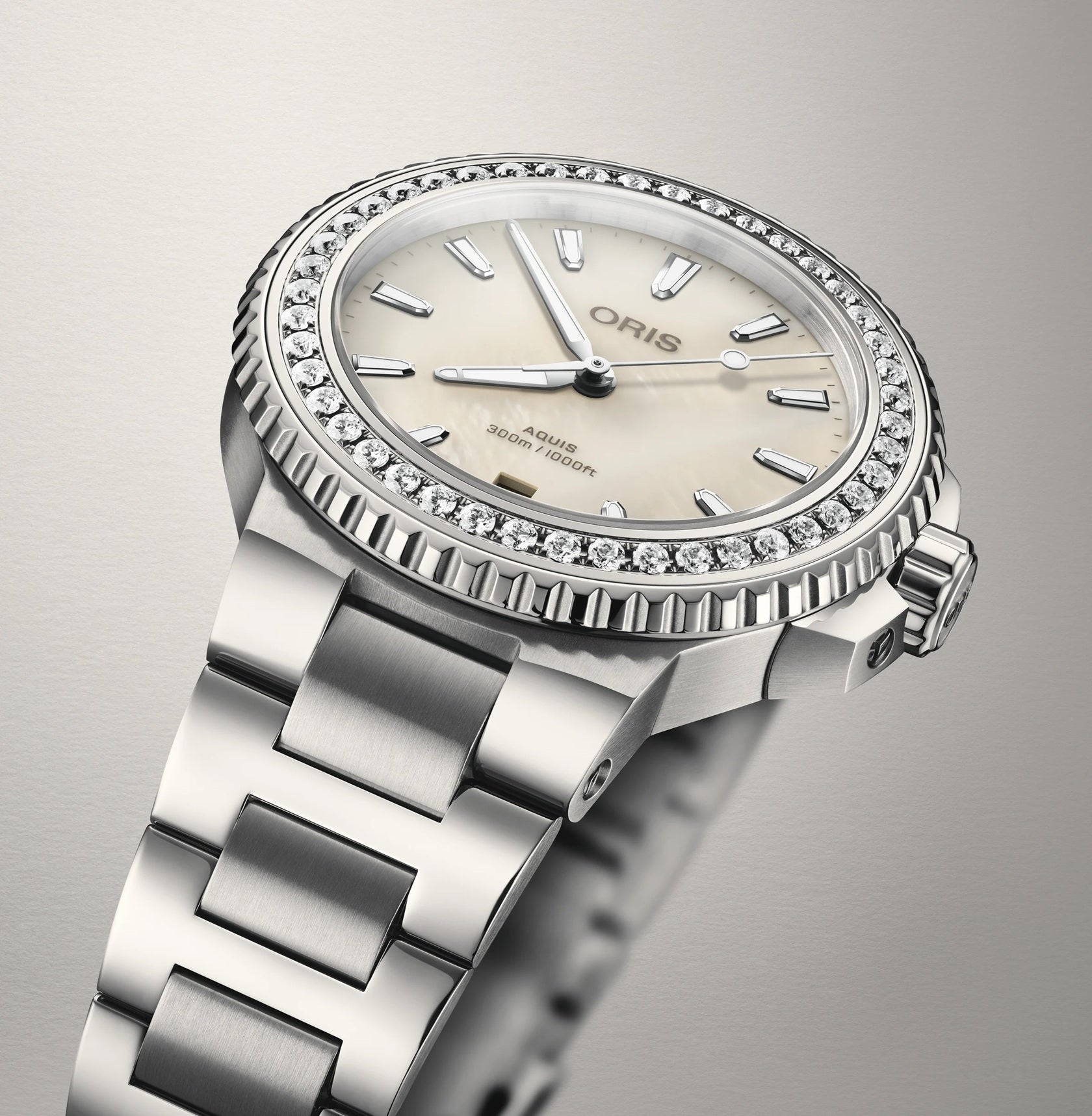 Oris Aquis Date Diamonds 01 733 7792 4956-07 8 19 05P