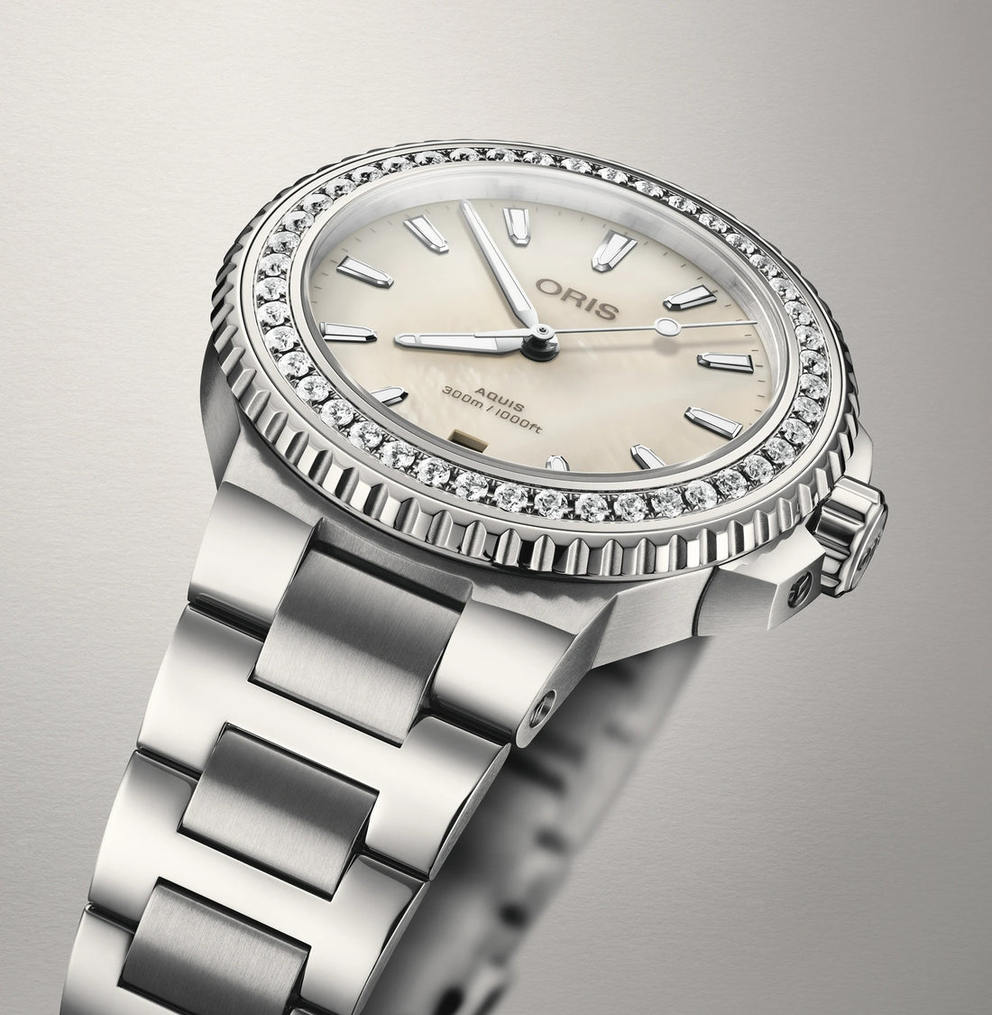 Oris Aquis Date Diamonds 01 733 7792 4956-07 8 19 05P