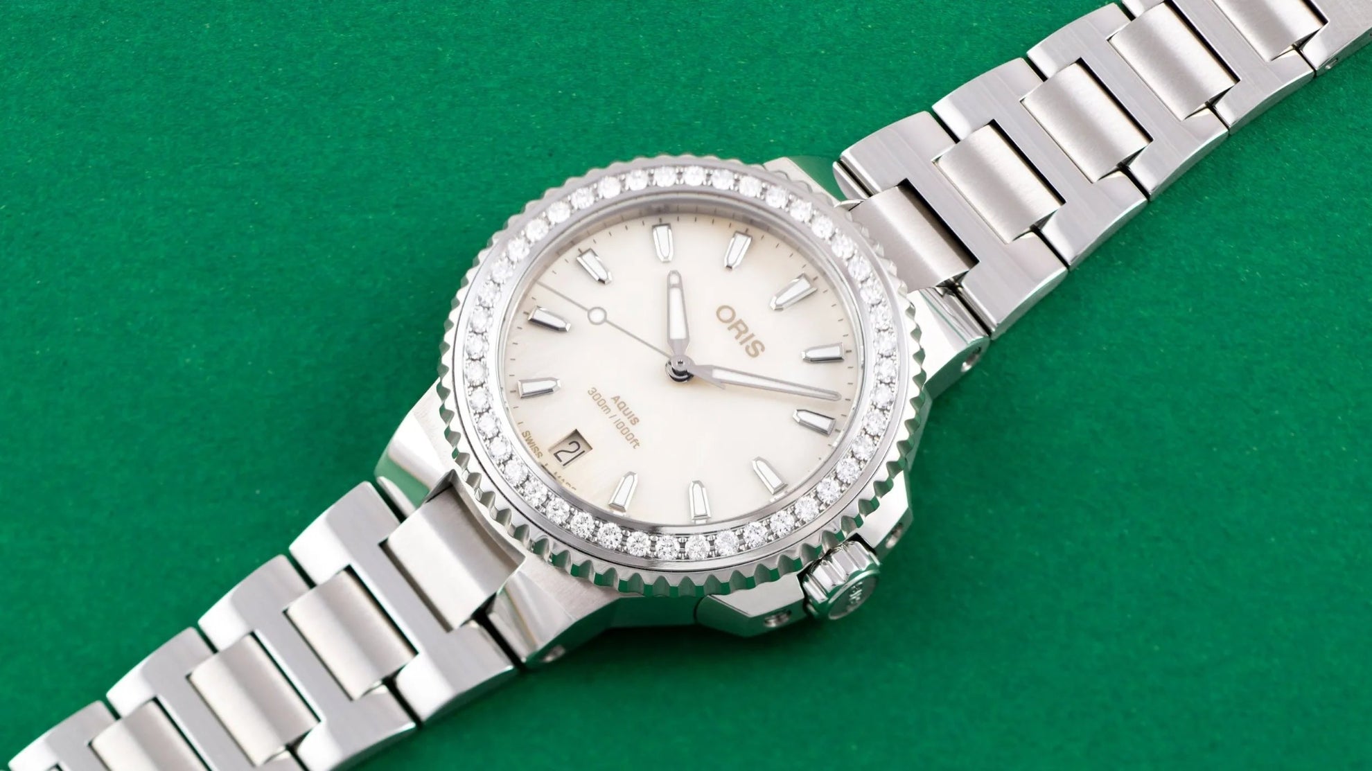 Oris Aquis Date Diamonds 01 733 7792 4956-07 8 19 05P