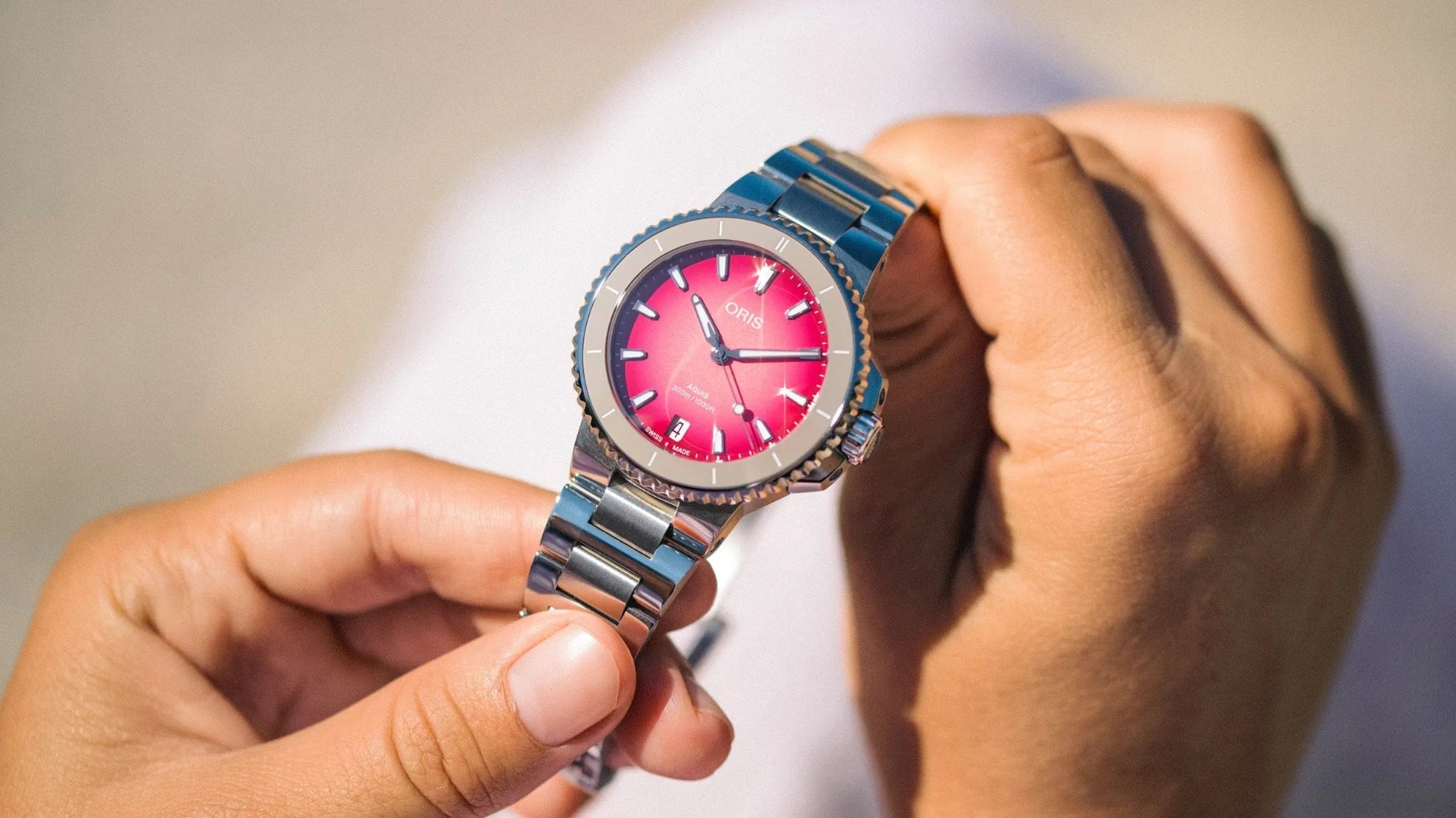 Oris Aquis Date Taste of Summer 01 733 7792 4158-07 8 19 05P
