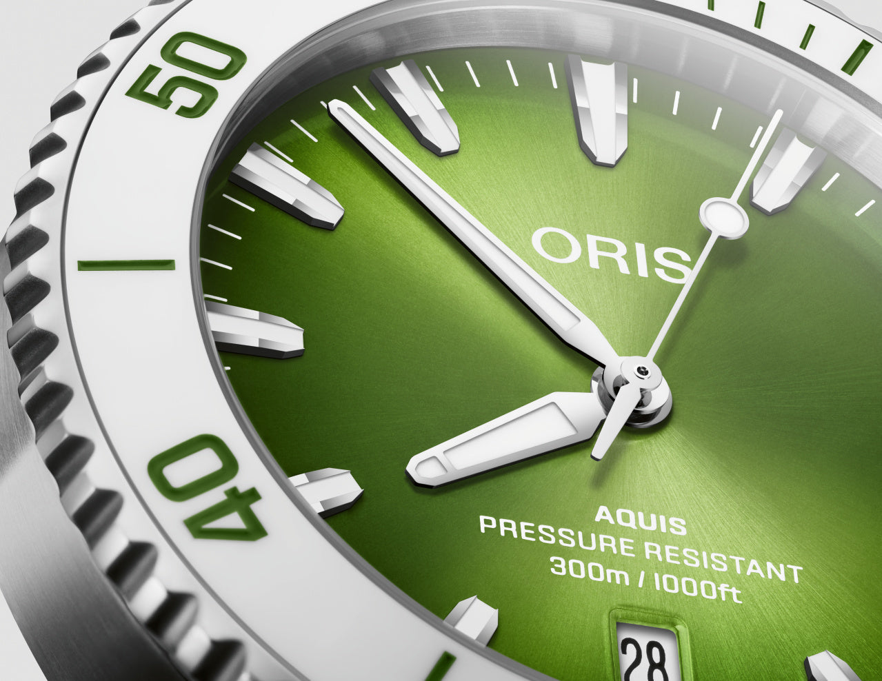 Oris Aquis Date Taste of Summer 01 733 7787 4137-07 8 22 04PEB