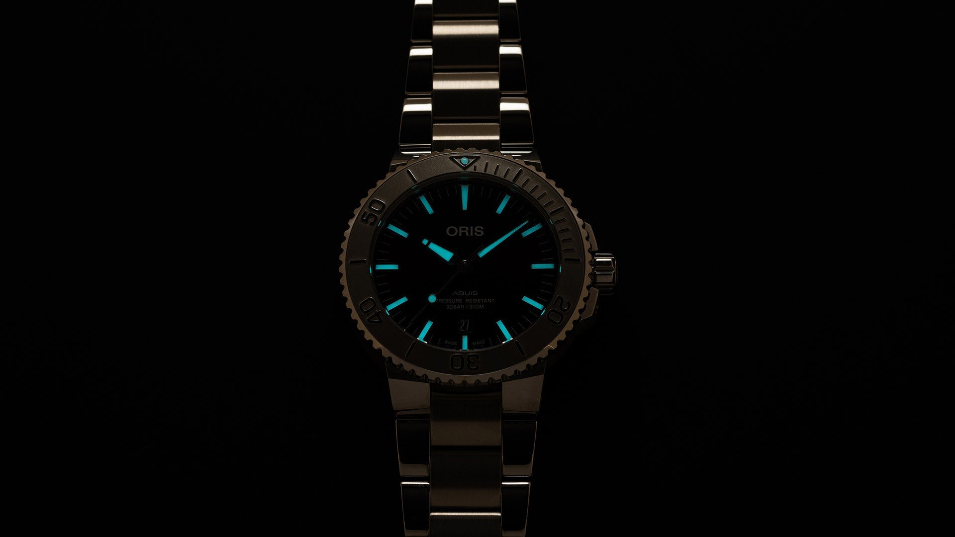 Oris Aquis Date Relief Cherry Dial 01 733 7730 4158-07 8 24 05PEB