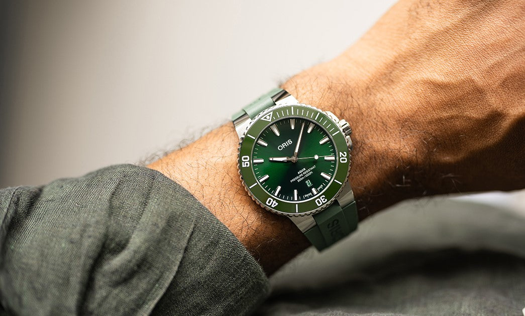 Oris Aquis Date 01 733 7789 4157-07 4 23 37FC