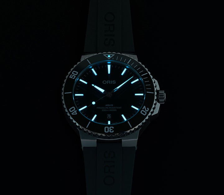 Oris Aquis Date 01 733 7789 4157-07 4 23 37FC