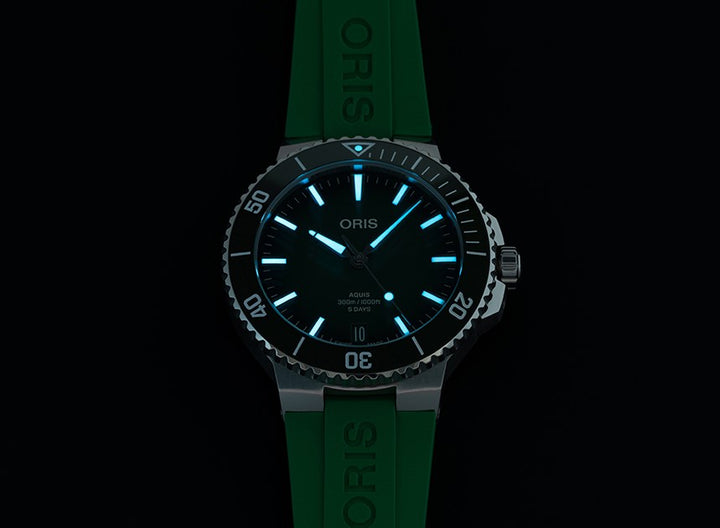 Oris Aquis Date 01 400 7790 4157-07 4 23 47EB
