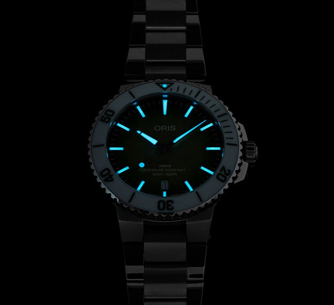 Oris Aquis Date Taste of Summer 01 733 7787 4137-07 8 22 04PEB